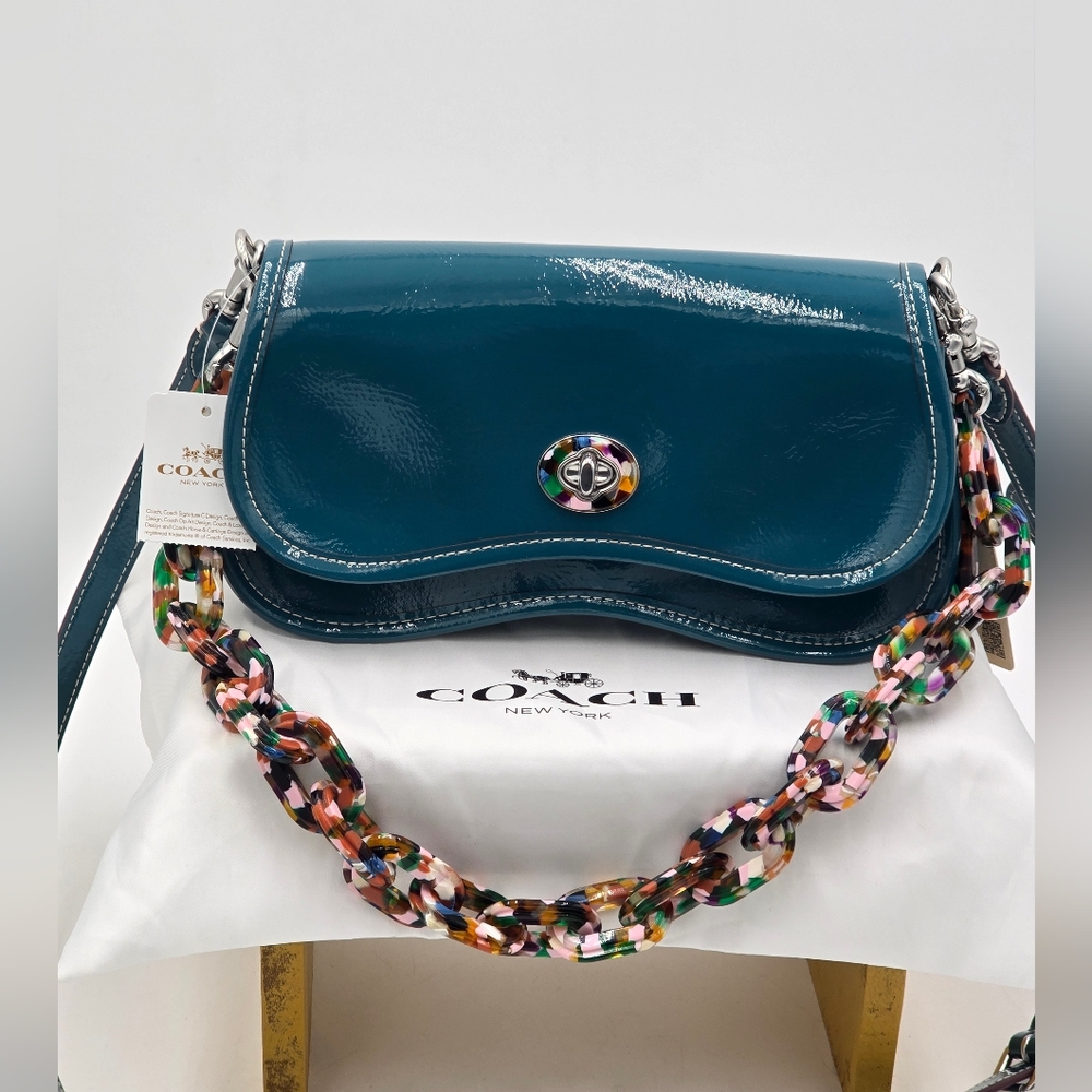 💥NWT💥Coachtopia Wavy Dinky Bag In Crinkle Patent Coachtopia Leather